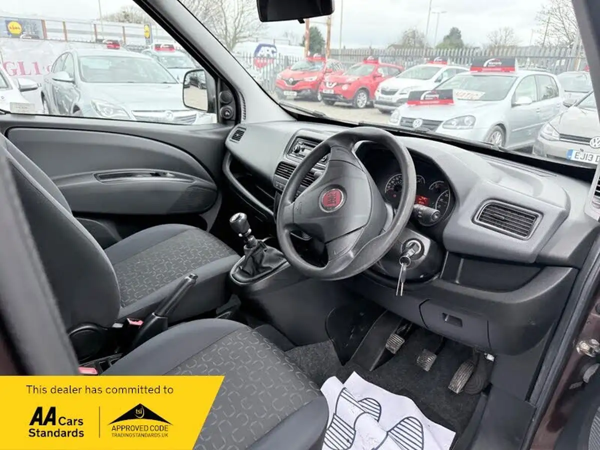 2011-fiat-doblo-14-dynamic-95bhp-big-15