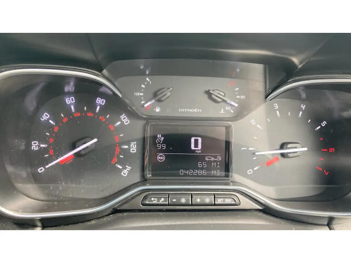 2022-citroen-c3-aircross-12-puretech-shine-plus-110ps-big-17
