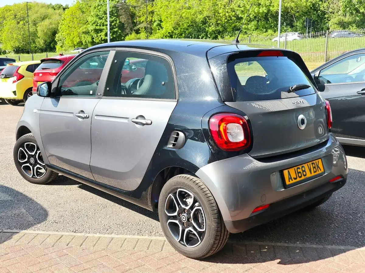 2018-smart-forfour-10-prime-premium-twinamic-big-1