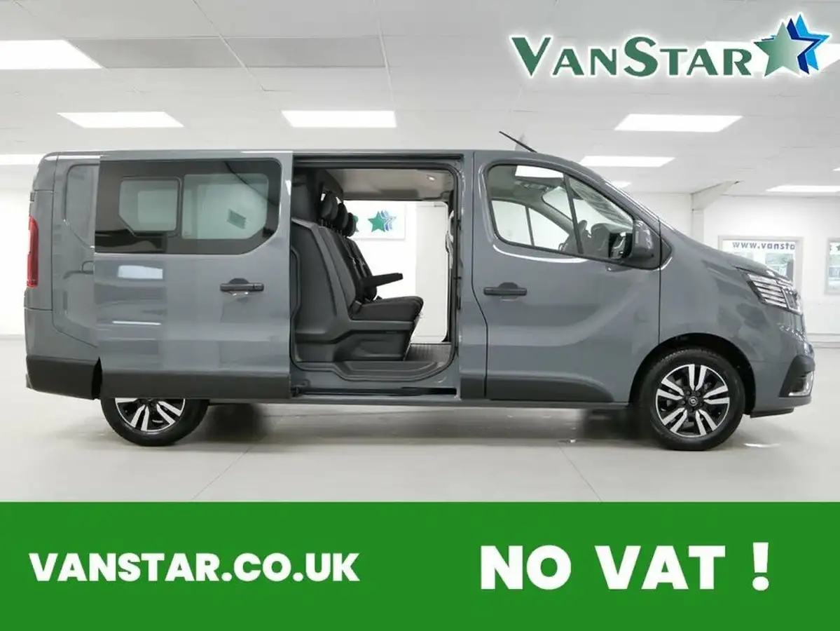 2022-renault-trafic-20dci-ll30-150-sport-crew-big-0
