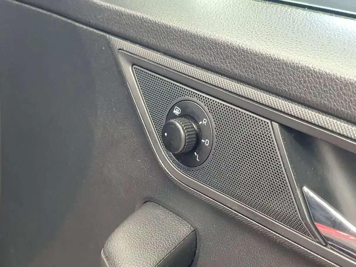 2019-skoda-fabia-10-tsi-colour-edition-big-38