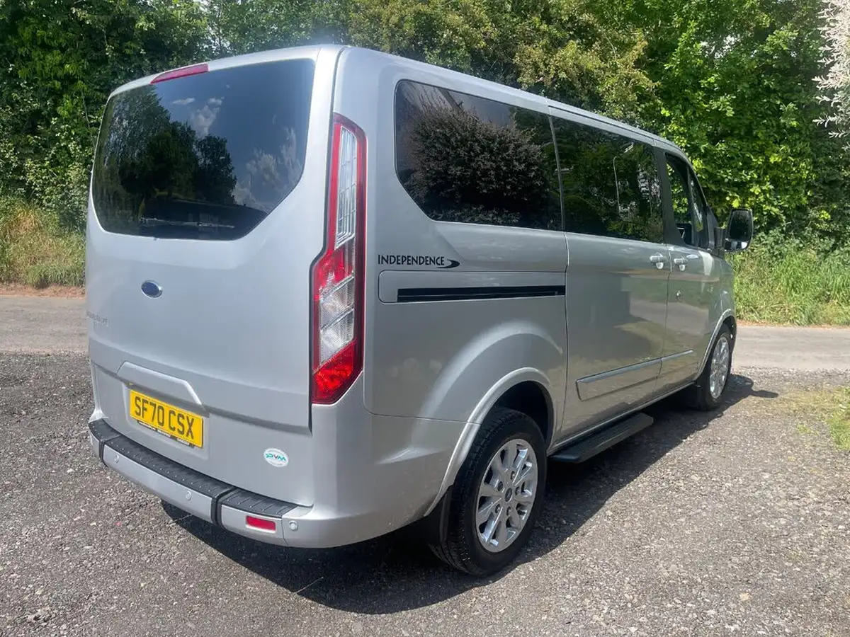 2020-ford-tourneo-custom-big-10