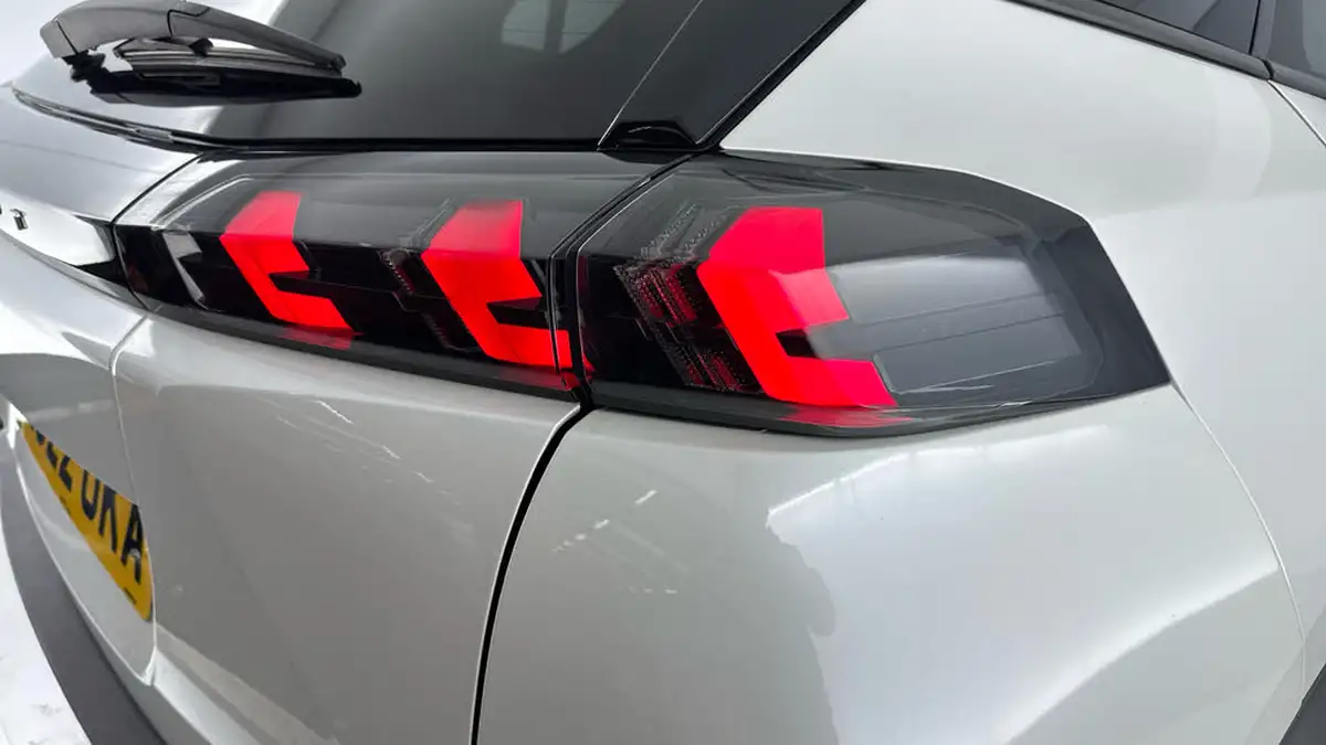 2022-peugeot-2008-suv-e-allure-premium-big-22