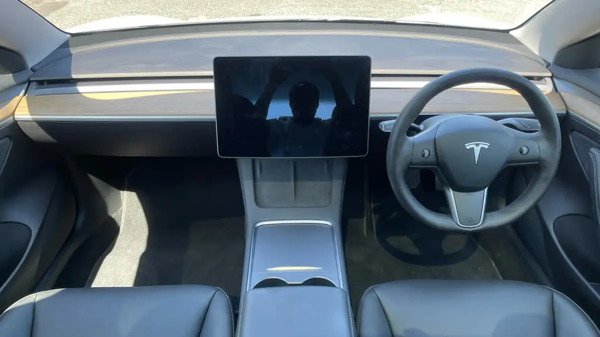 2021-tesla-model-3-e-long-range-4x4-big-10