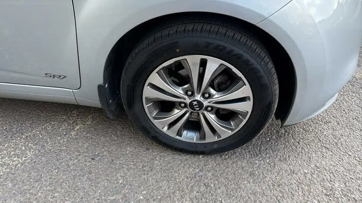 2017-kia-venga-14-sr7-big-11