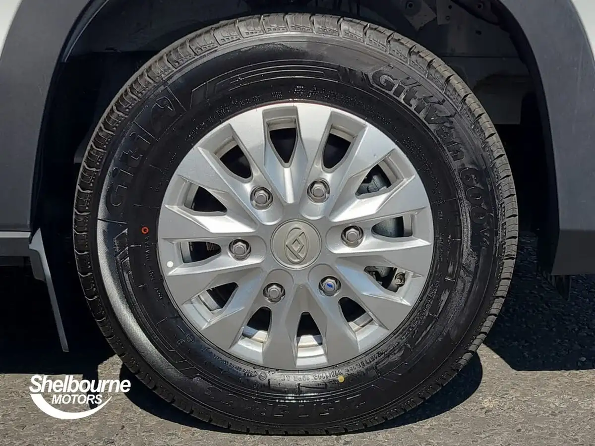 2025-maxus-deliver-9-20tdi-l3h2-lh-lux-big-6