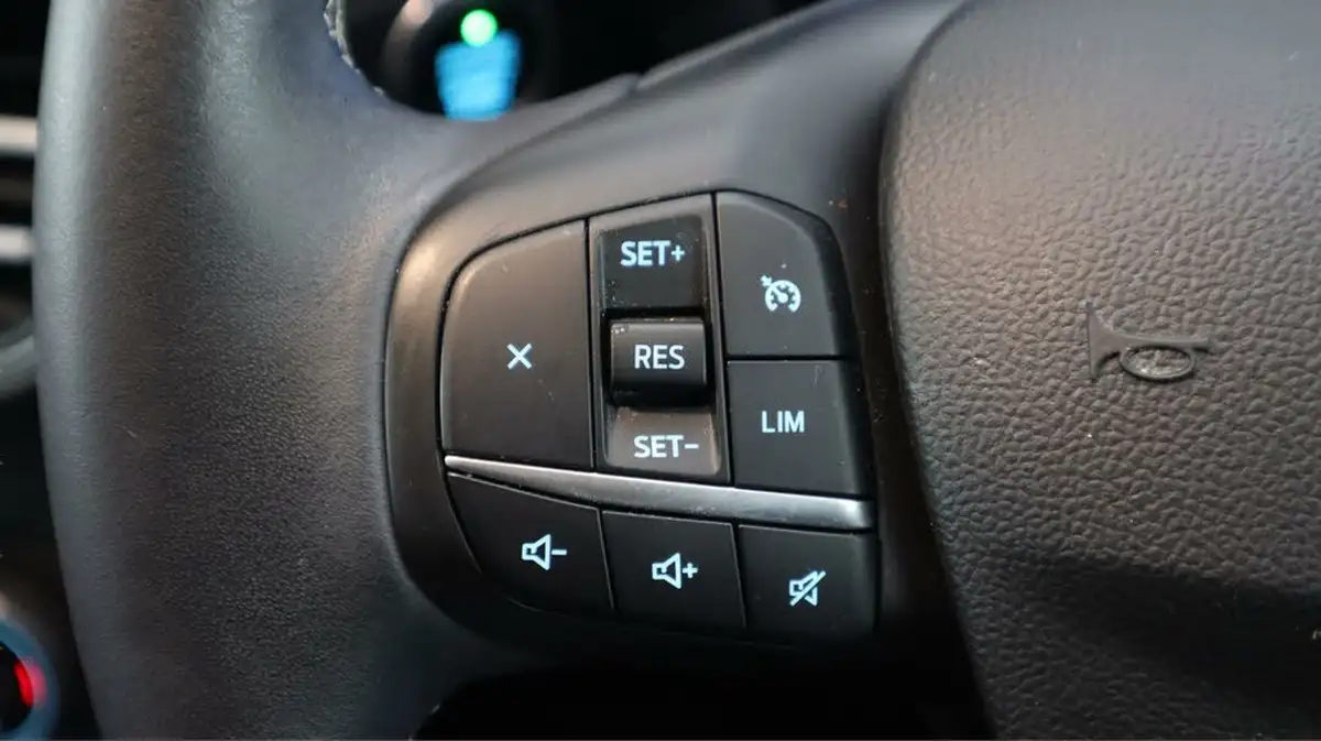 2021-ford-kuga-25t-vignale-225ps-phev-big-34