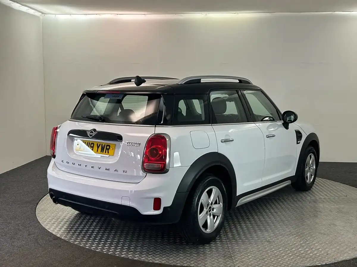 2019-mini-countryman-15-cooper-classic-big-6