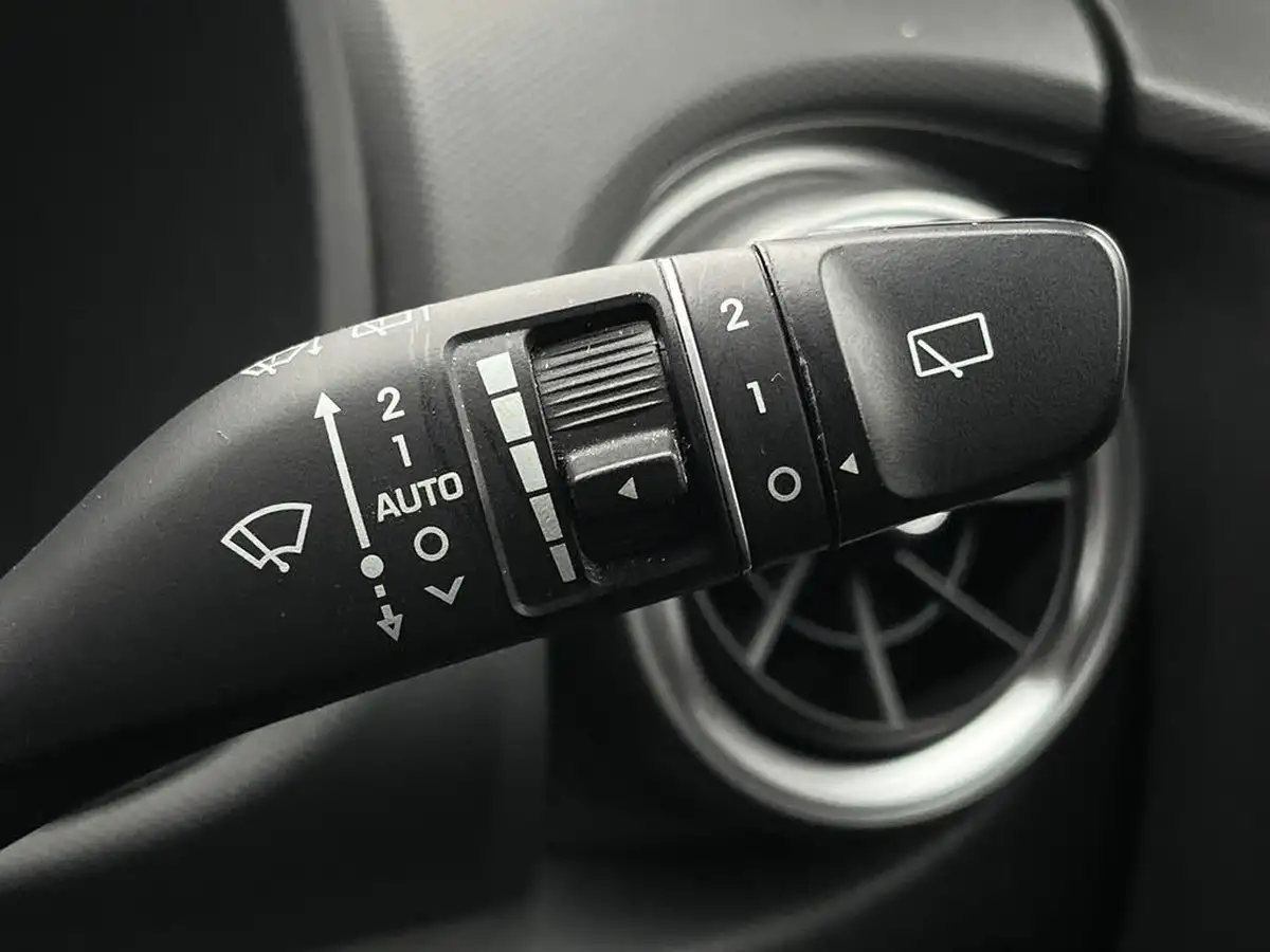2022-hyundai-kona-e-premium-204ps-64kwh-7kw-obc-big-46