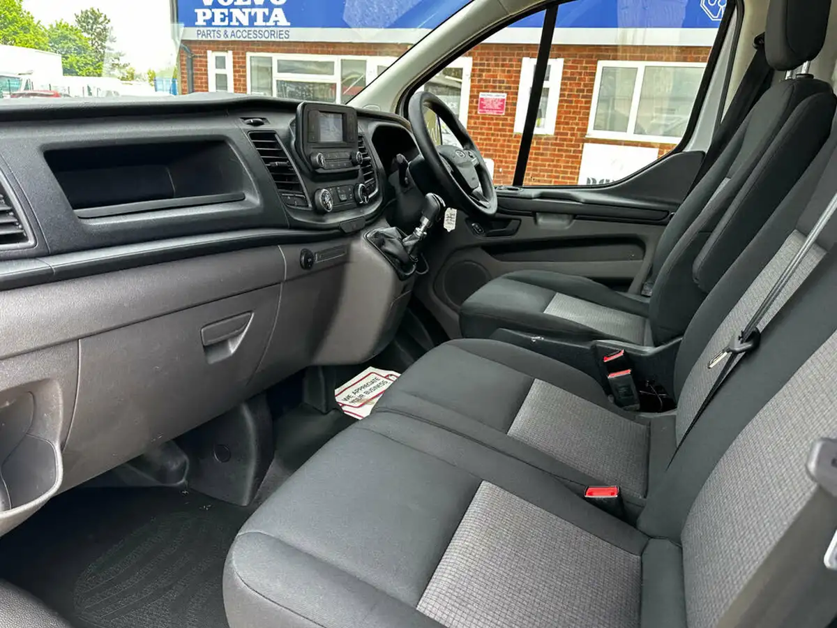 2021-ford-transit-custom-20tdci-300-l1h1-leader-105pseu6dt-panel-van-big-20