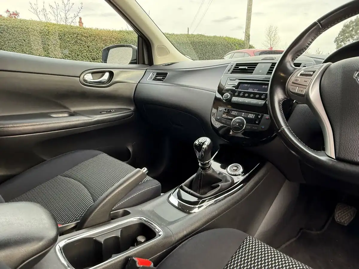 2015-nissan-pulsar-15dci-acenta-big-25