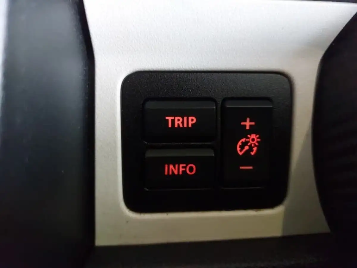 2022-suzuki-ignis-12-dualjet-sz5-big-16