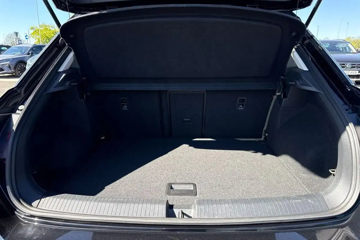2022-volkswagen-t-roc-10-tsi-style-hatchback-5d-big-5