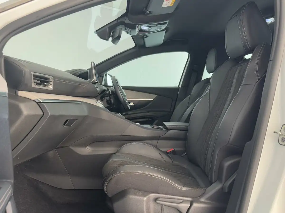 2021-peugeot-5008-suv-12-puretech-gt-eat8-big-39