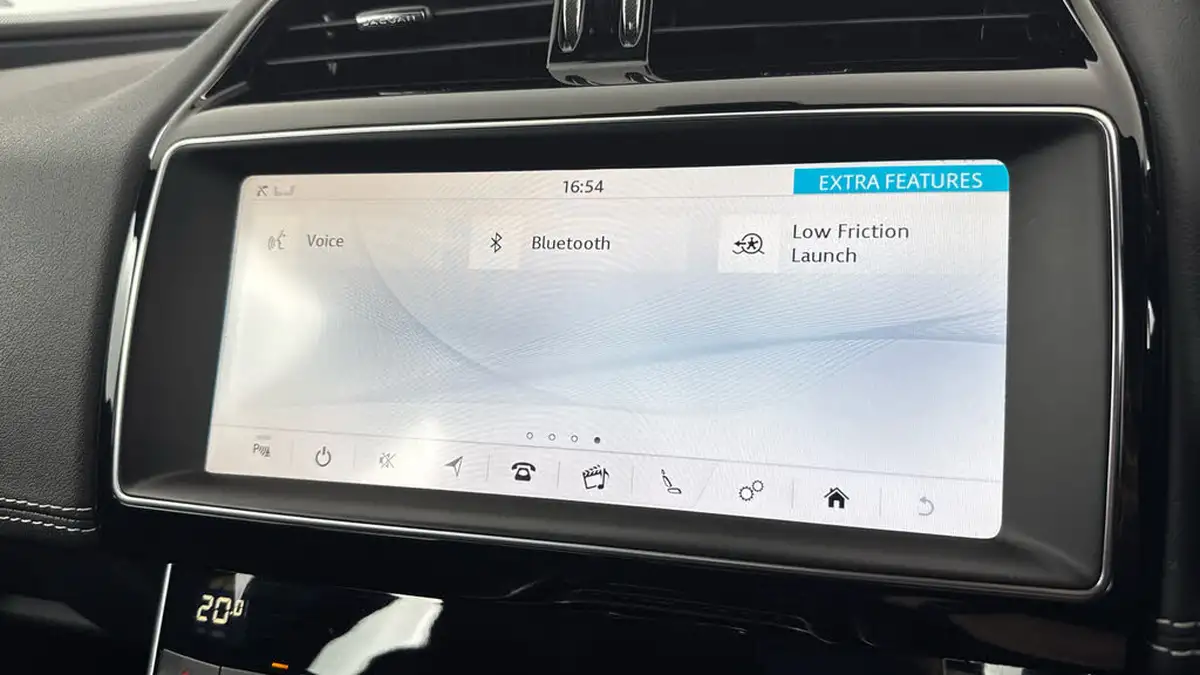 2019-jaguar-xe-20d-r-sport-180ps-auto-big-18