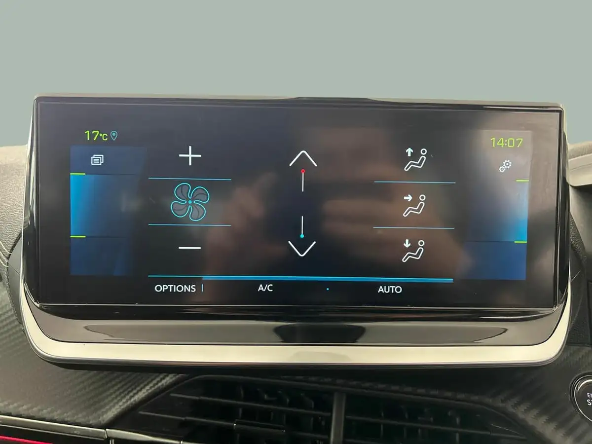 2022-peugeot-2008-suv-e-gt-premium-big-17