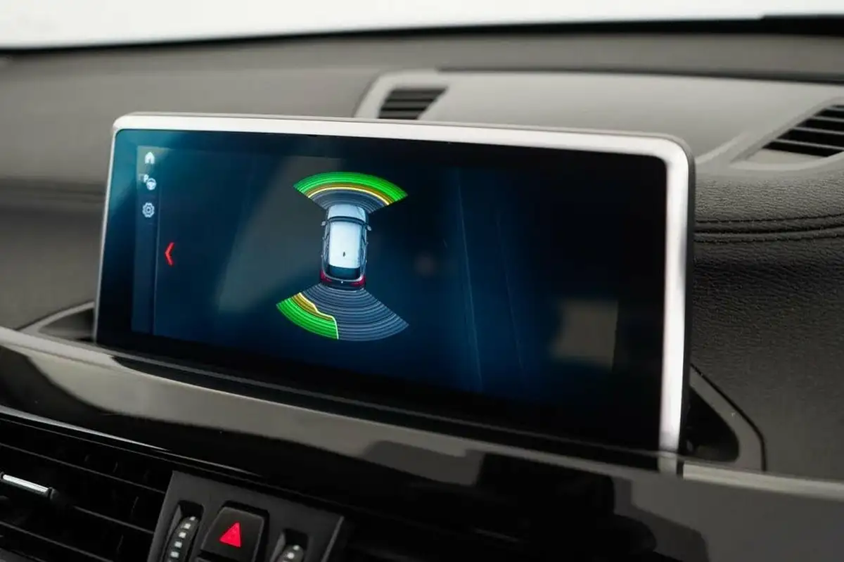 2022-bmw-x1-20td-sdrive18d-xline-sport-auto-big-26