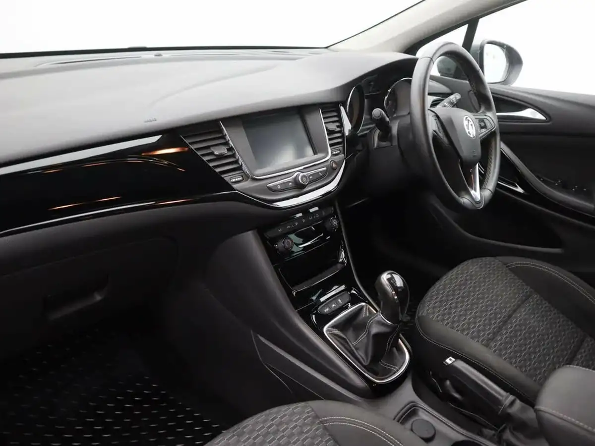 2018-vauxhall-astra-14i-16v-turbo-sri-150ps-hatchback-big-8