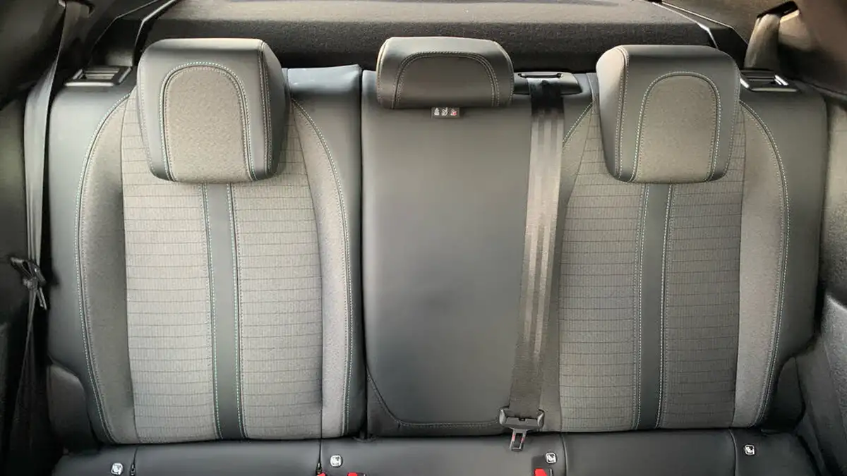 2021-peugeot-2008-suv-12-puretech-allure-130bhp-eat8-big-24