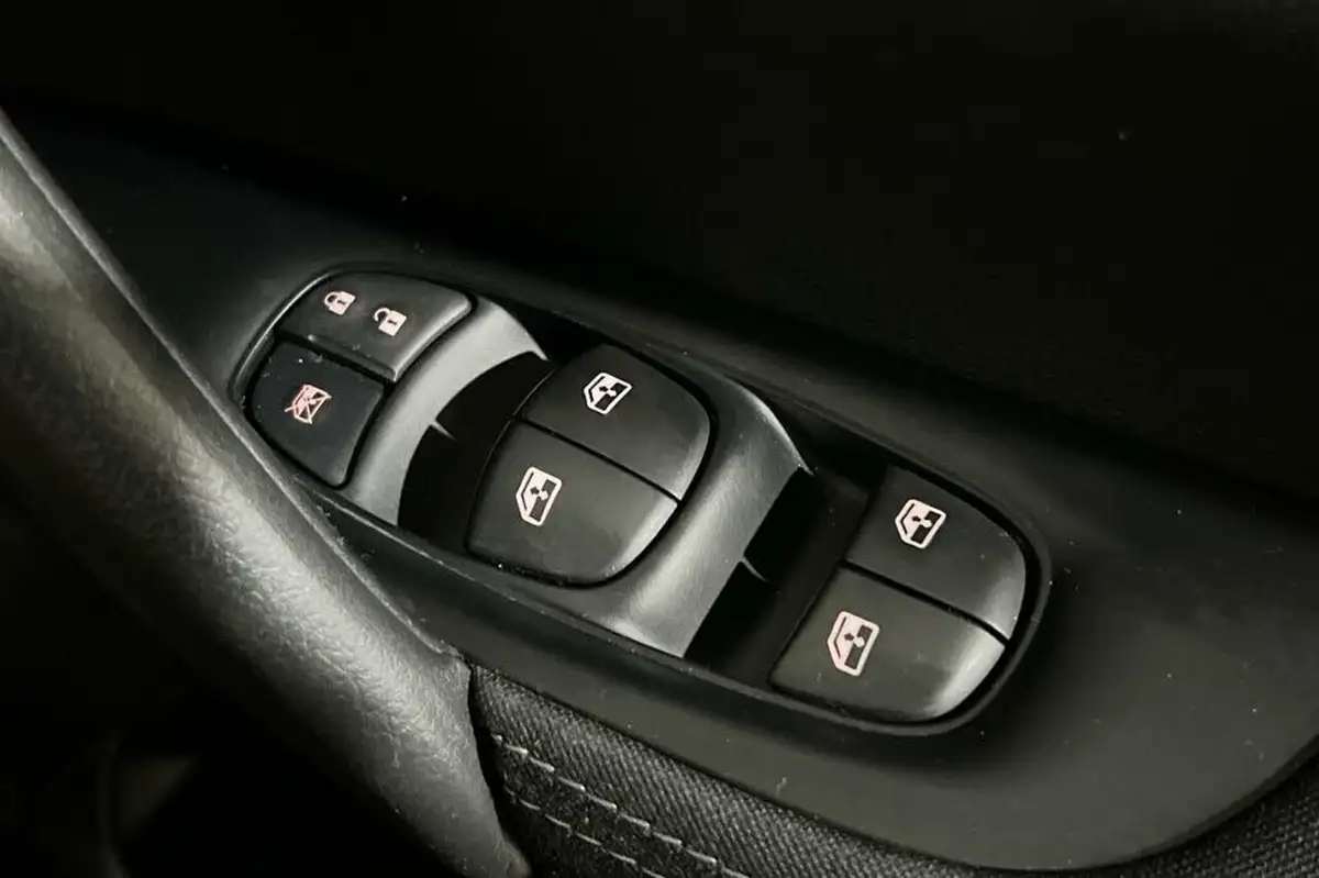 2020-nissan-qashqai-13-dig-t-acenta-premium-140ps-big-32