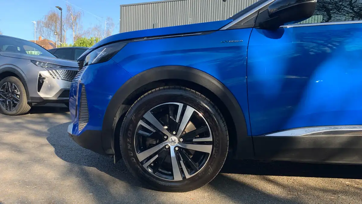 2022-peugeot-3008-suv-16-puretech-gt-premium-300bhp-4wd-hybrid4-e-eat8-big-13