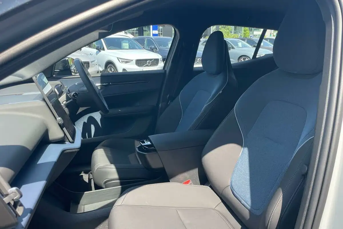 2024-volvo-ex30-e-single-motor-plus-extended-range-big-26