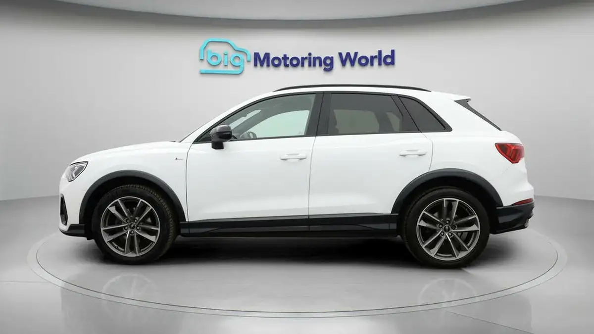 2022-audi-q3-15-35-tfsi-black-edition-codcomfort-sound-pack-station-wagon-big-3
