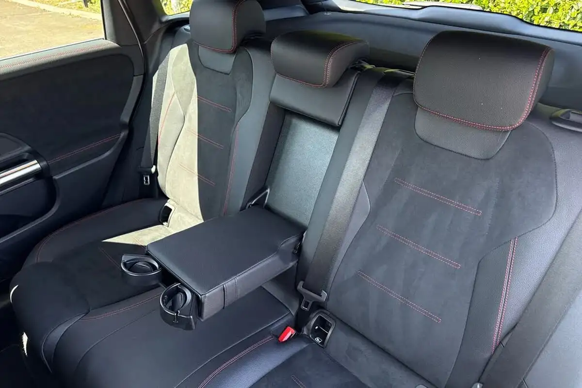 2020-mercedes-benz-b-class-20d-b200d-amg-line-executive-big-18