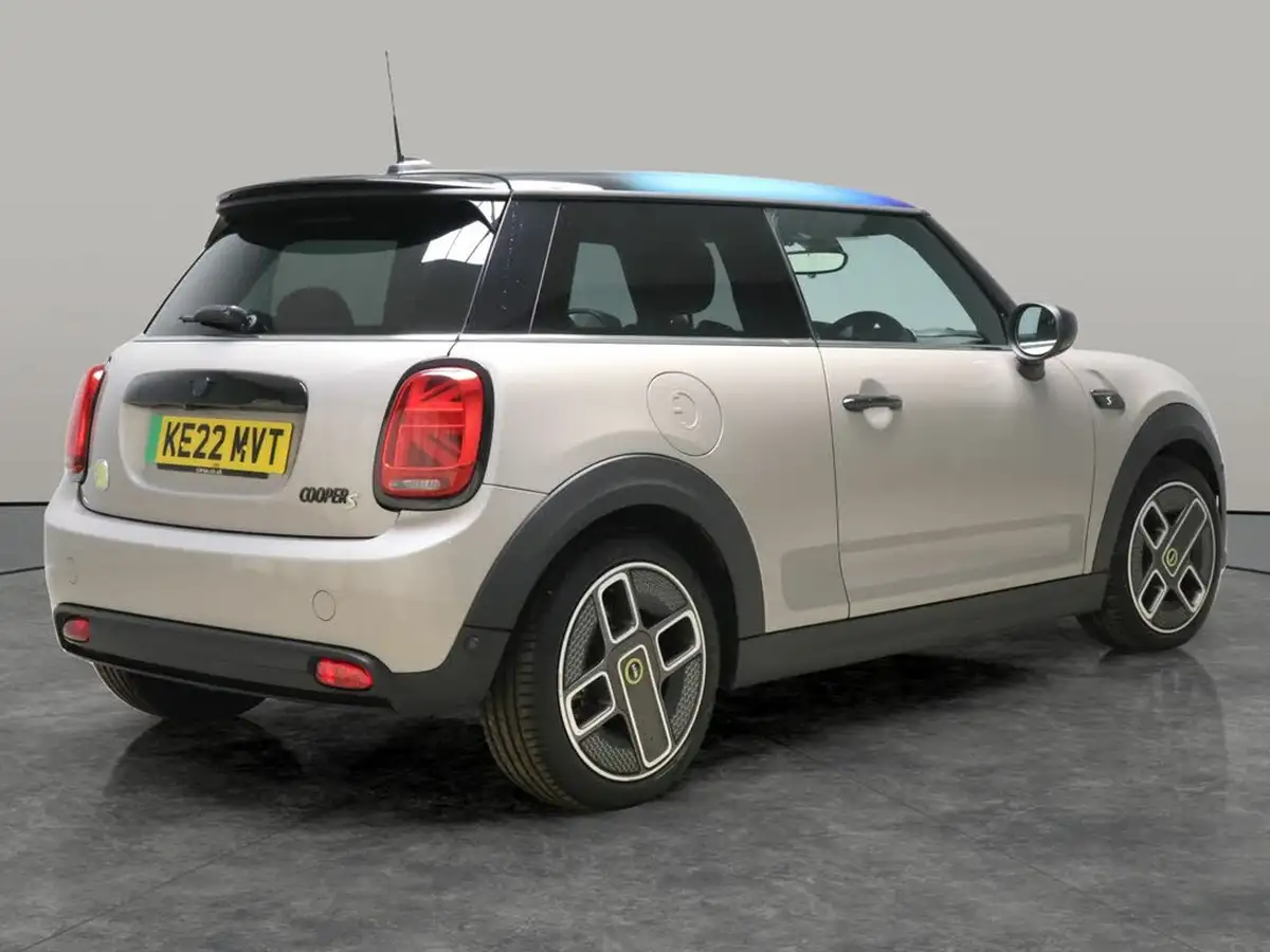 2022-mini-cooper-e-cooper-s-collection-edition-big-13