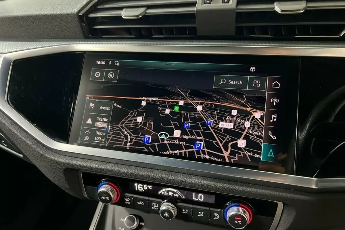 2019-audi-q3-20-40-tfsi-s-line-big-15