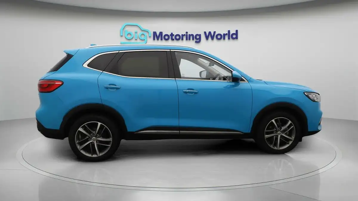 2023-mg-hs-15t-gdi-exclusive-162ps-dct-big-8
