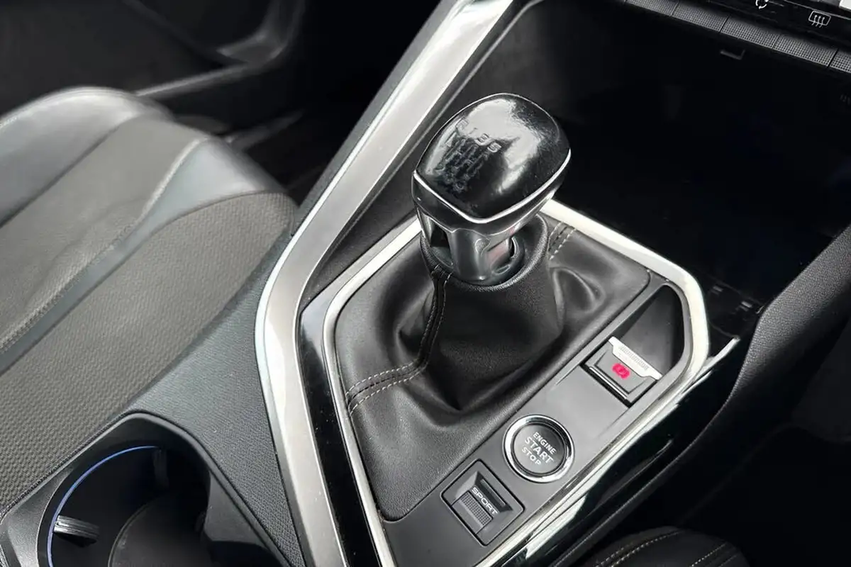 2022-peugeot-3008-suv-15-bluehdi-gt-big-22