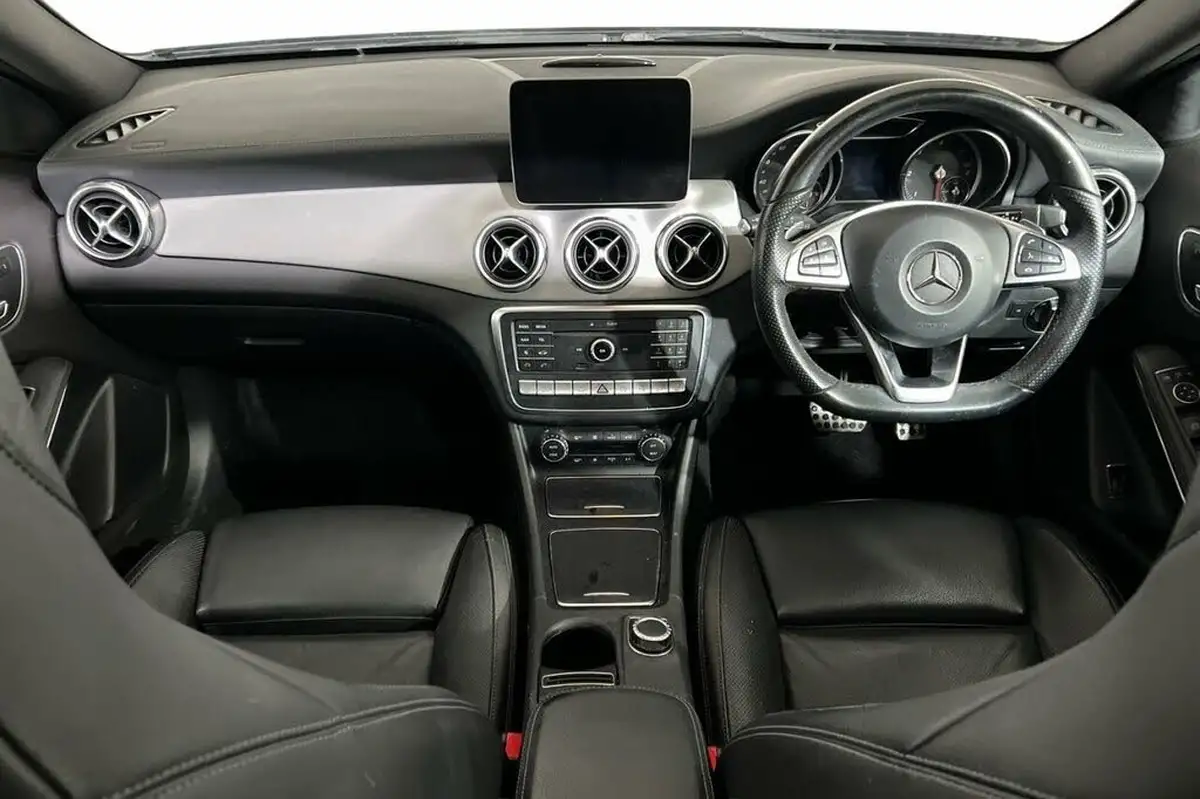 2017-mercedes-benz-gla-class-21d-gla-200d-amg-line-premium-plusss-4matic-7g-dct-big-10