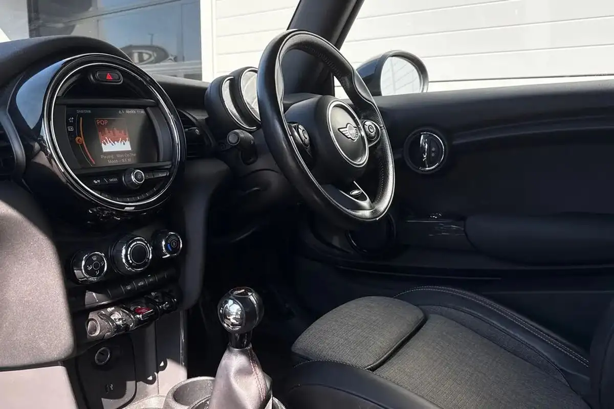2018-mini-cooper-15-cooper-series-ii-ss-hatchback-3d-big-38