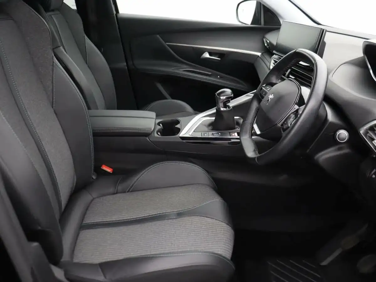 2022-peugeot-3008-suv-12-puretech-allure-big-30