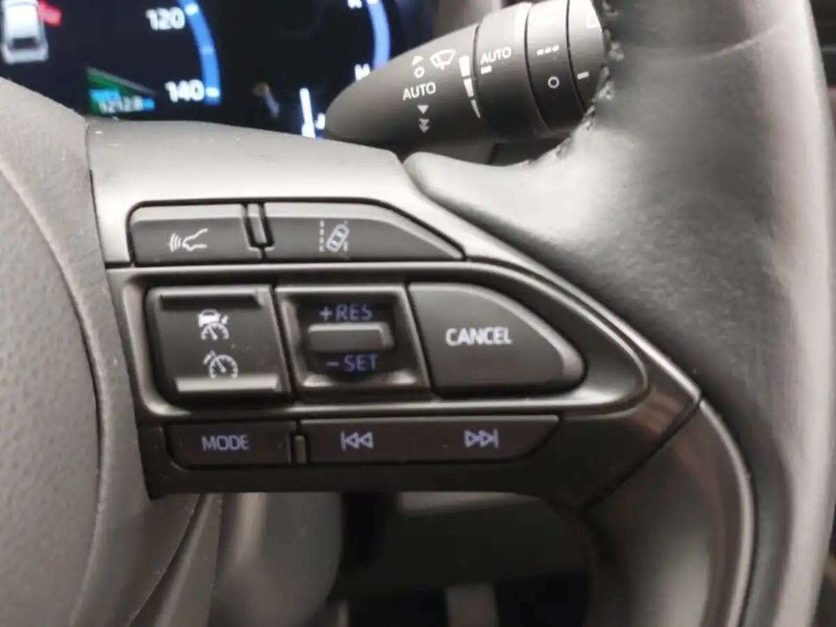 2022-toyota-yaris-cross-15-vvt-i-excel-awd-i-big-18