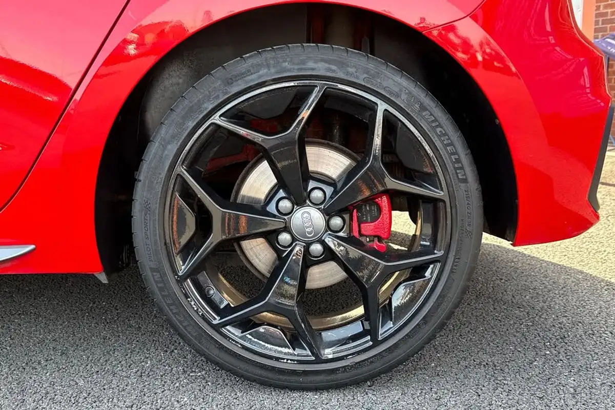 2019-audi-a1-20-40-tfsi-s-line-competition-ss-big-11
