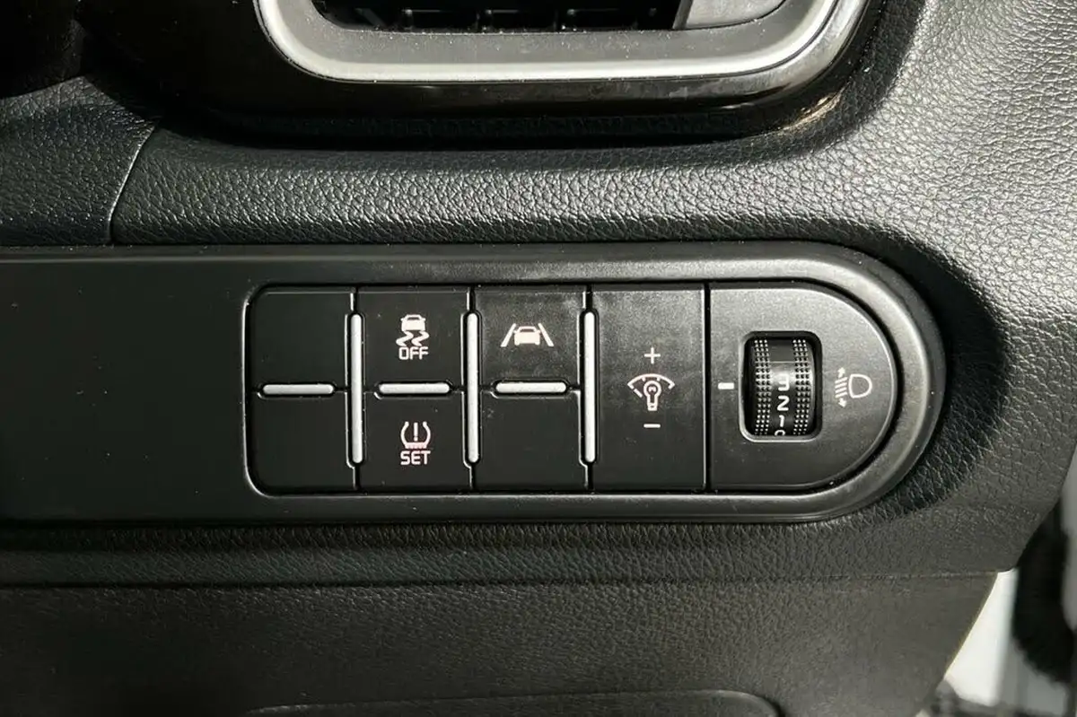 2023-kia-xceed-15-t-gdi-3-158bhp-big-39