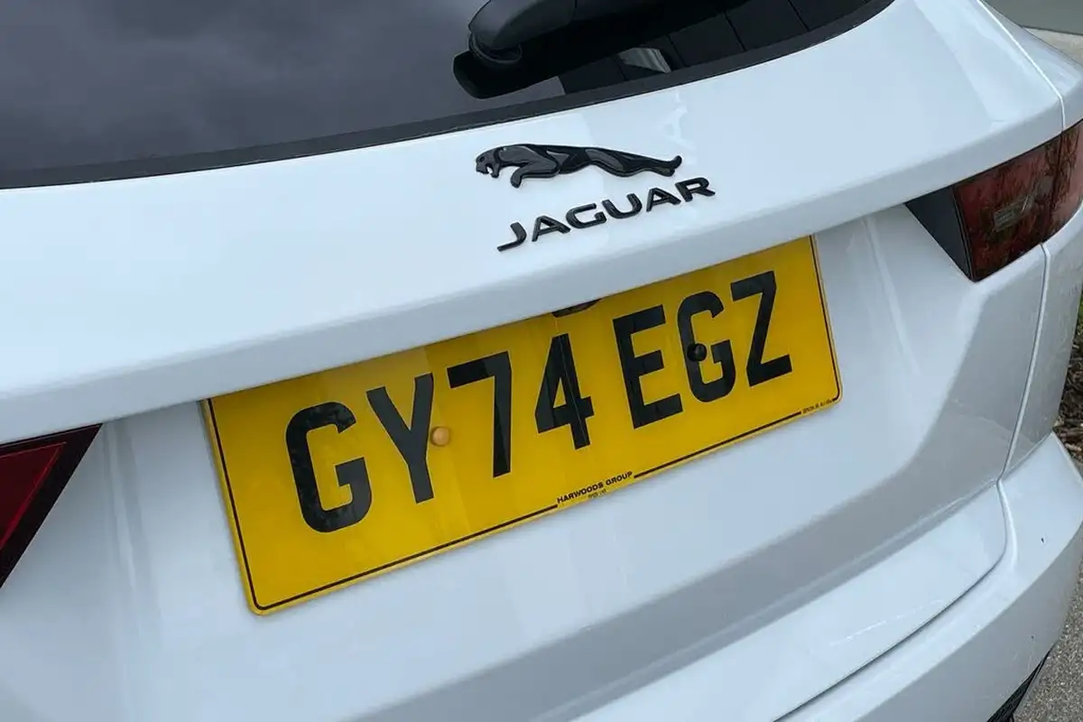 2024-jaguar-e-pace-20-d200-r-dynamic-se-black-big-48