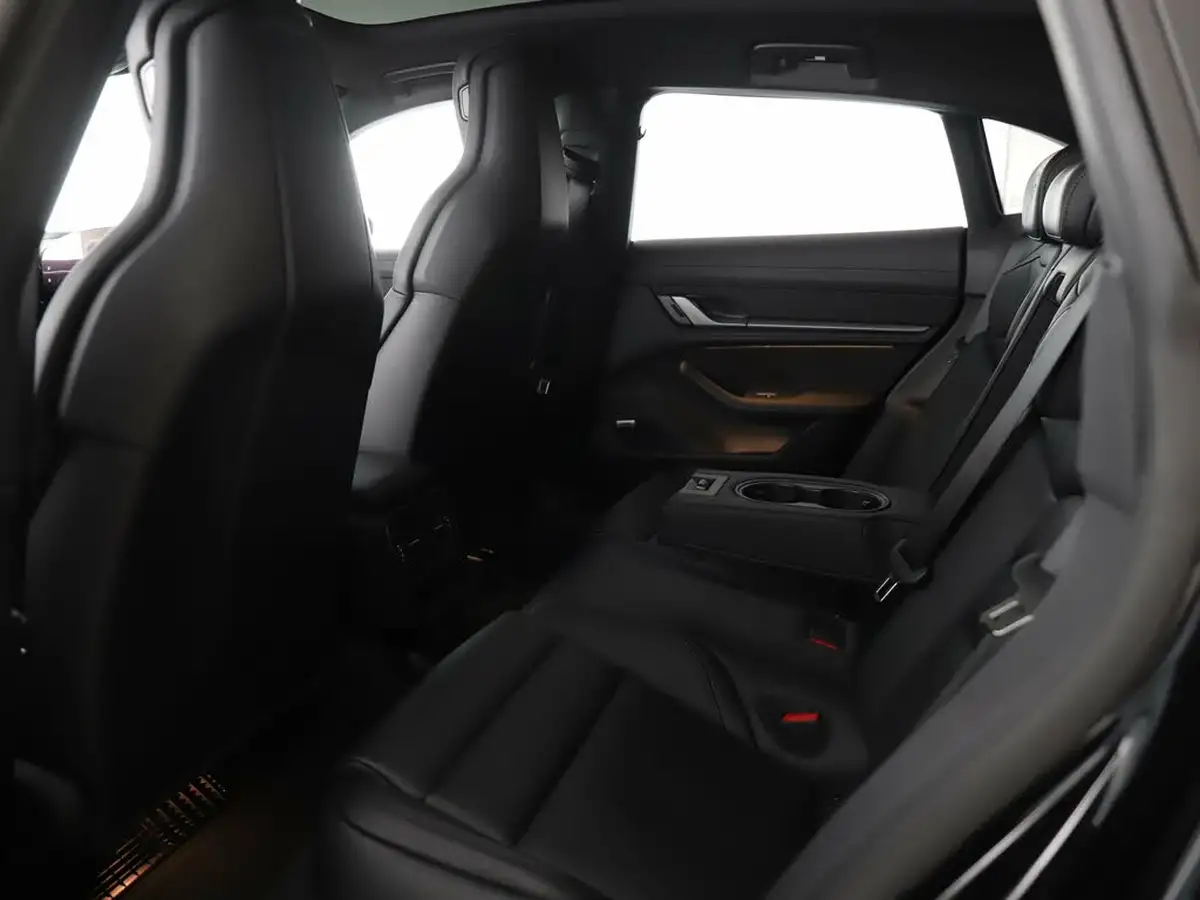 2025-porsche-taycan-e-4-cross-turismo-435ps-big-14