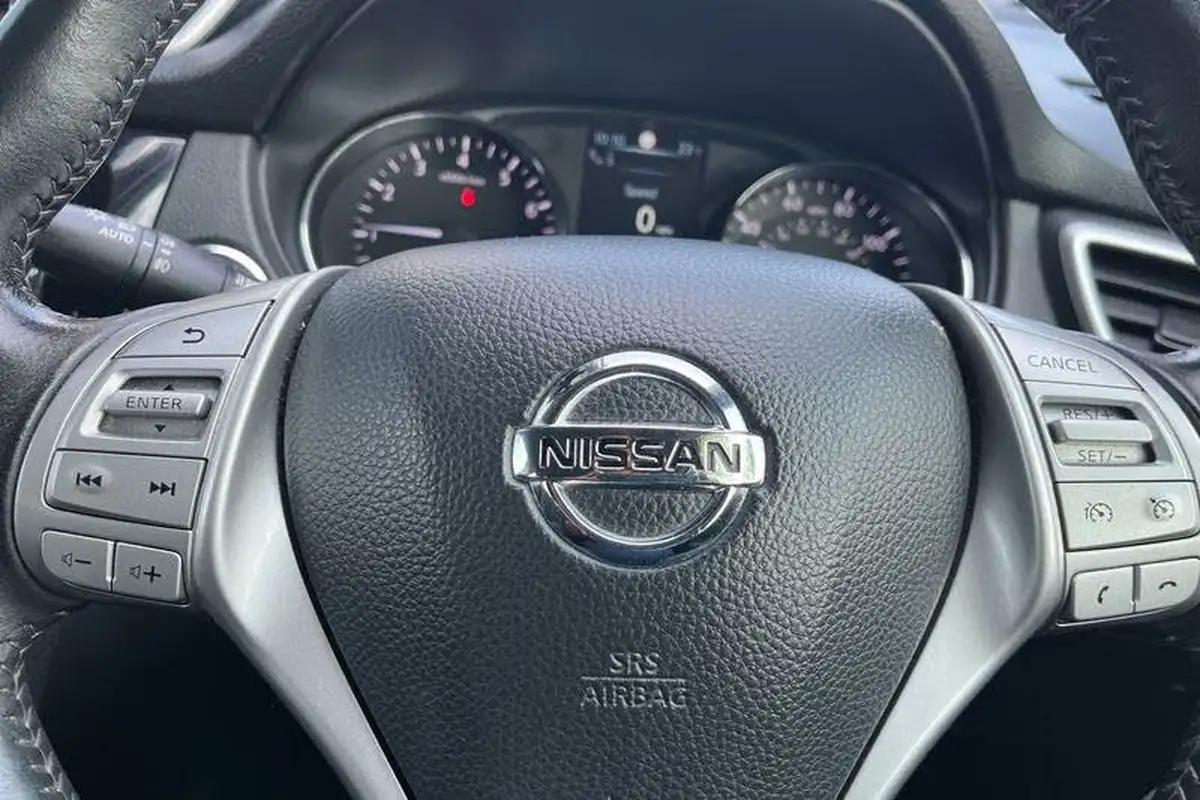 2017-nissan-qashqai-12-dig-t-tekna-big-28