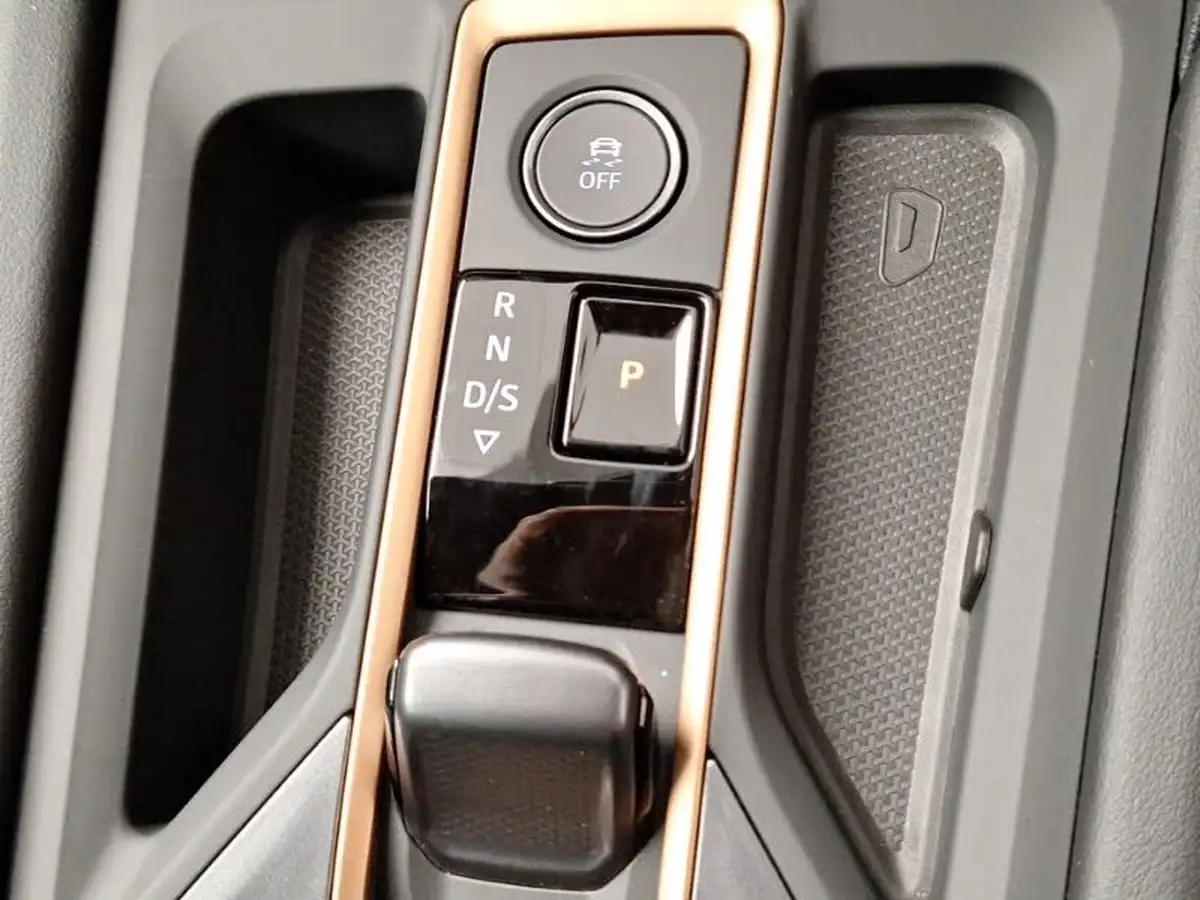 2025-cupra-leon-nf-15-e-hybrid-vz1-hatchback-big-14