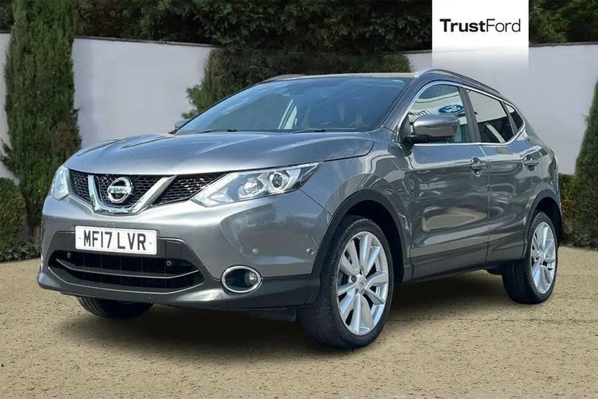 2017-nissan-qashqai-12-dig-t-tekna-big-4