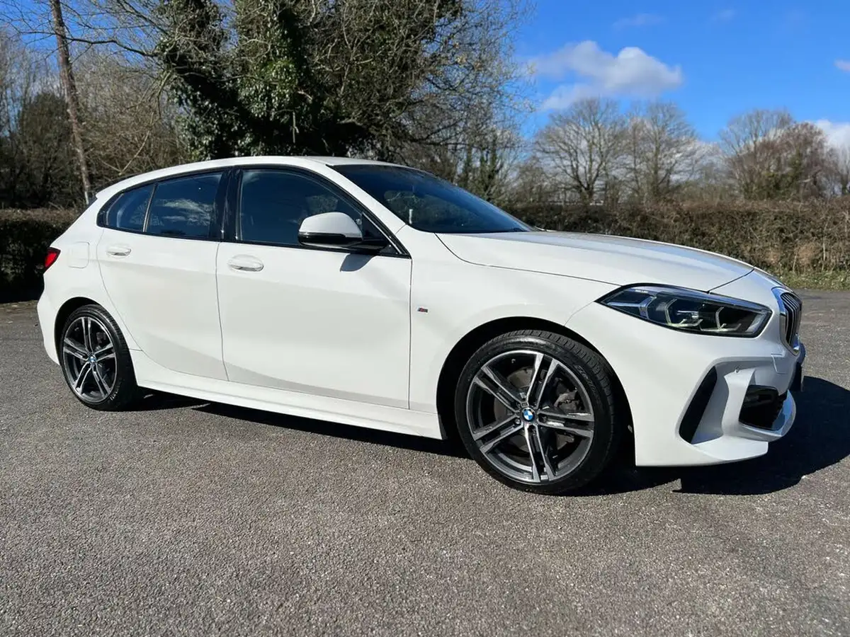 2020-bmw-1-series-20td-120d-xdrive-m-sport-big-5