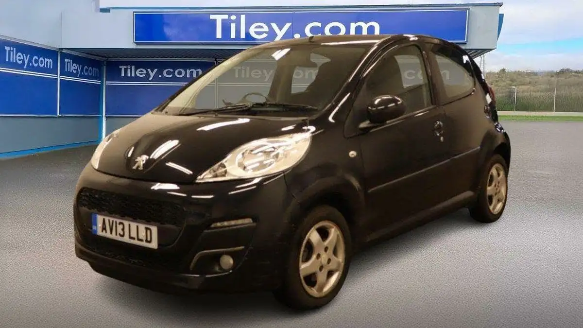2013-peugeot-107-10-allure-5d-big-2