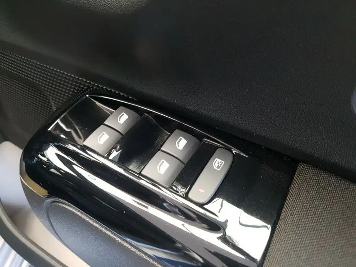 2023-citroen-c3-12-puretech-c-series-edition-110ps-ss-eat6-big-17