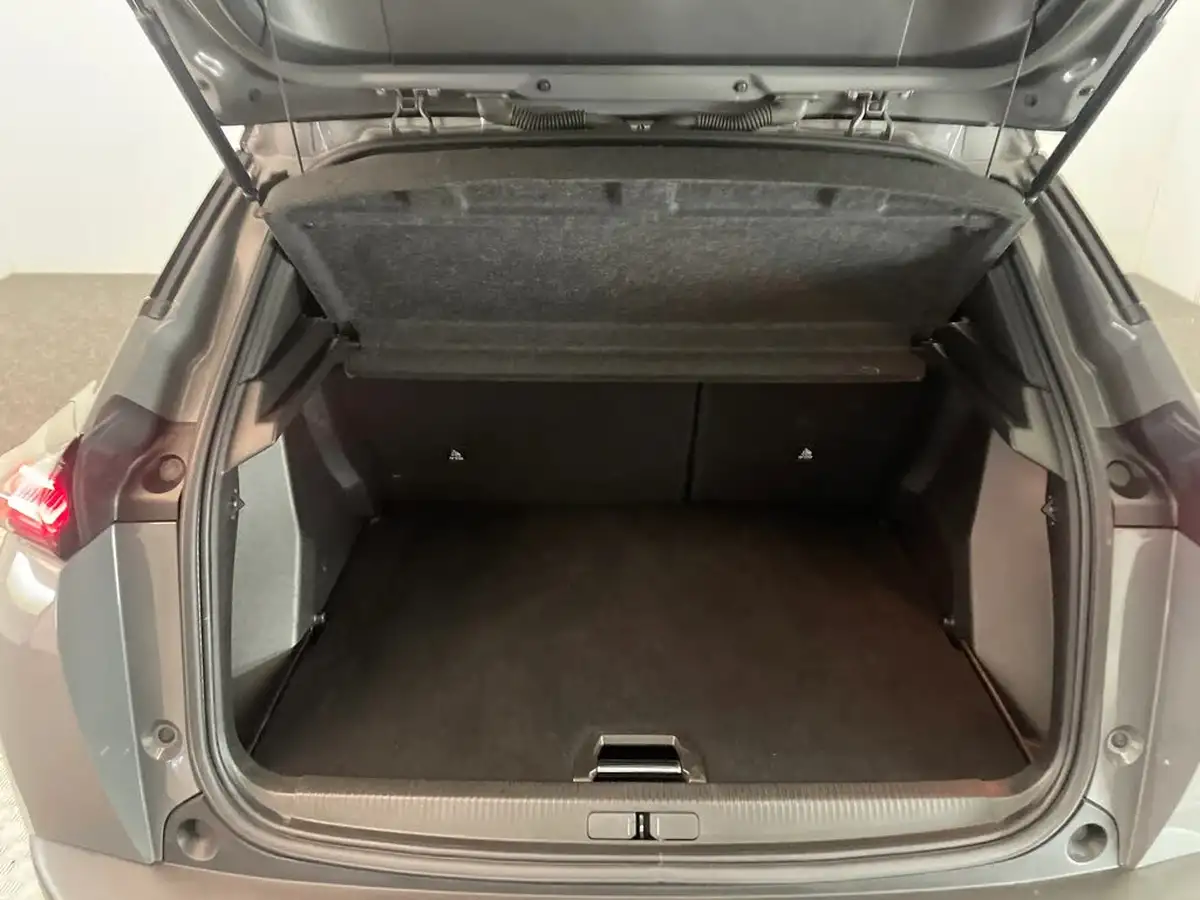 2023-peugeot-2008-suv-big-36