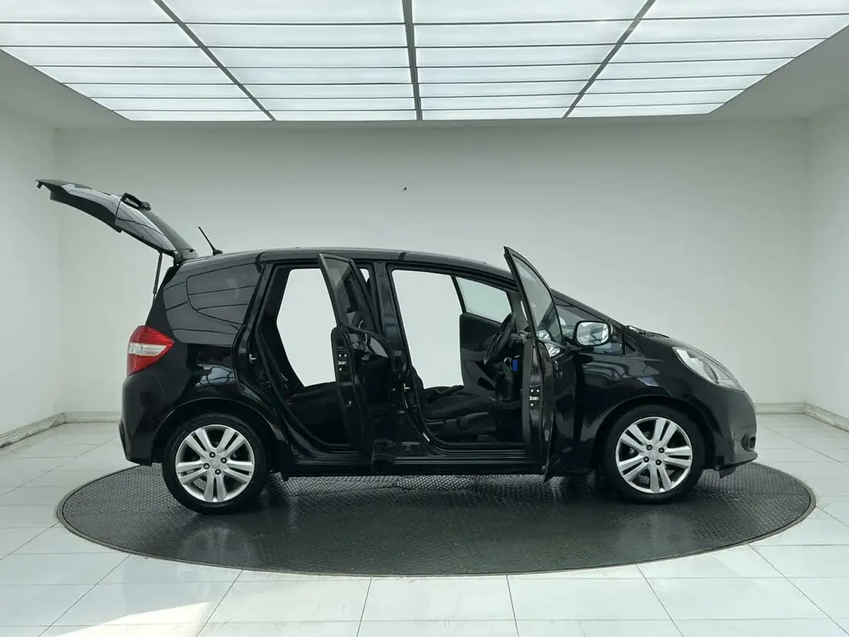 2012-honda-jazz-14-ex-cvt-big-10