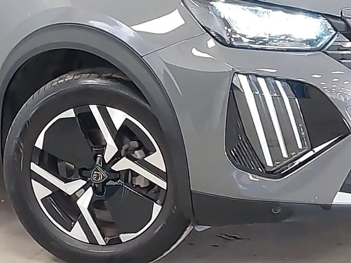 2024-peugeot-2008-suv-12-puretech-allure-130ps-big-8