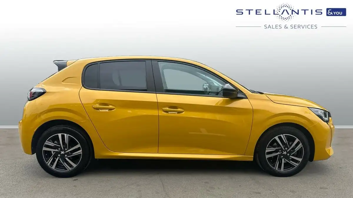 2023-peugeot-208-12-puretech-active-premium-100ps-eat8-big-1